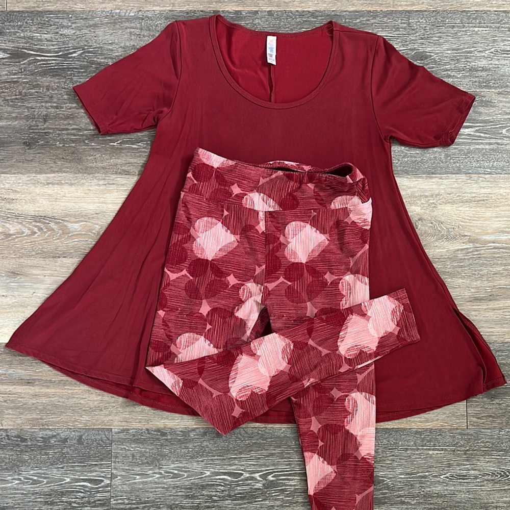 Red Tunic Top and Heart ♥️ Patterned Leggings Set